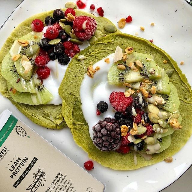 LEAN GREEN PROTEIN PANCAKES